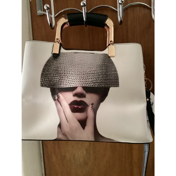 Handbag - Picture 3 of 13